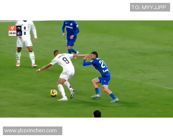 英超激战：皇马大胜莱比锡红牌事件引发全场热议与争议