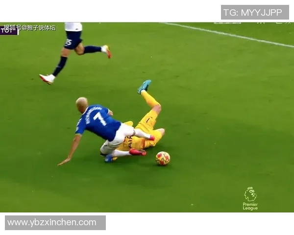 世界杯焦点战多特蒙德与尤文图斯握手言和争议判罚引发全场热议