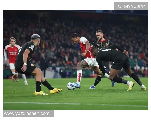 欧联杯惊天逆转皇马在主场以4-3战胜拜仁引发全场狂欢与热议